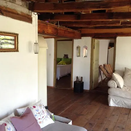 Traditional Stone House In A Great Garden 別荘 *